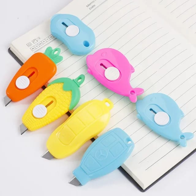 Pack of 2 mini cartoon utility knife cutter 