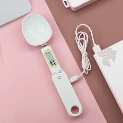 Digital spoon scale with display