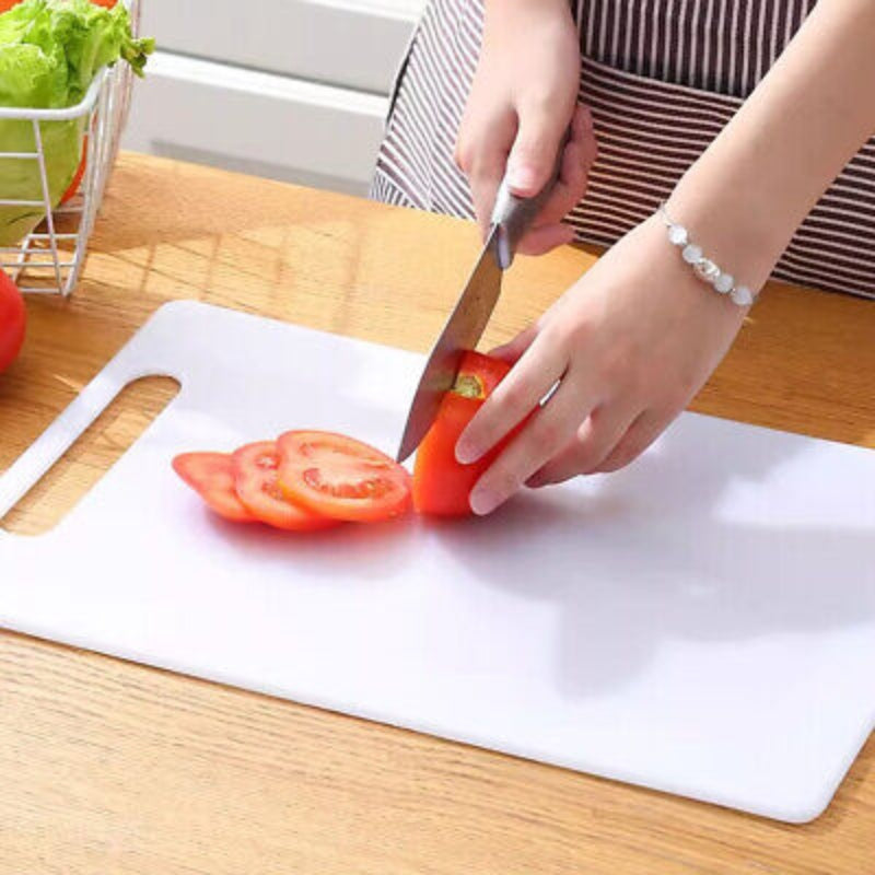 Plastic chopping board non-slip